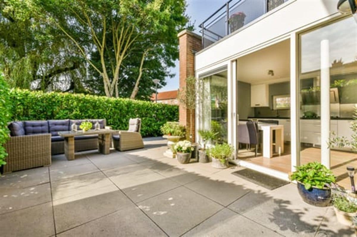 Completed concrete patio and outdoor living area at a Southern California home built by Concecret Construction Corp